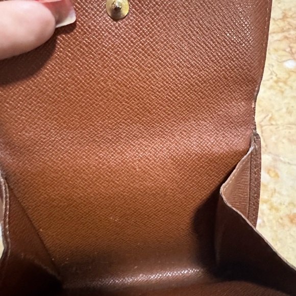 Authentic LOUIS VUITTON 
Monogram Elise Wallet - Picture 5 of 12
